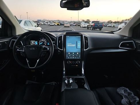 Used 2022 Ford Edge Titanium image 7