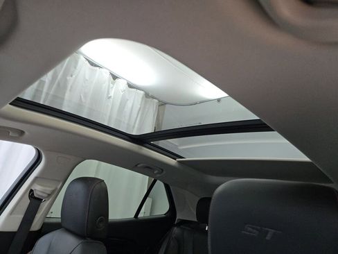 Used 2022 Buick Envision Essence w/ Sport Touring Package image 26