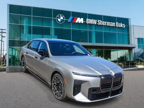 New 2027 BMW 740i w/ Executive Package RWD image 3