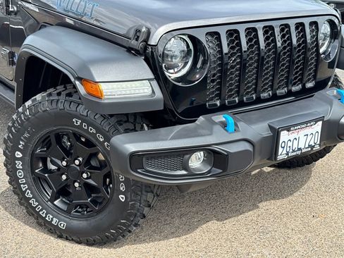 Certified 2023 Jeep Wrangler Unlimited AWD/4WD image 6