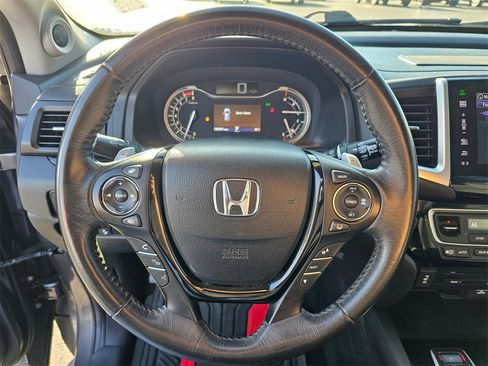 Used 2016 Honda Pilot Touring image 22