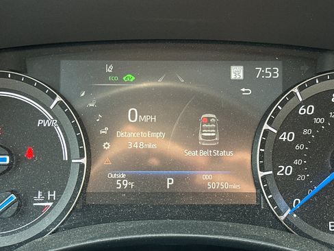 Used 2021 Toyota Highlander XLE AWD/4WD image 11