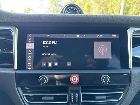 Used 2024 Porsche Macan image 20