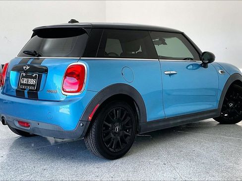 Used 2016 MINI Cooper 2-Door Hardtop image 2