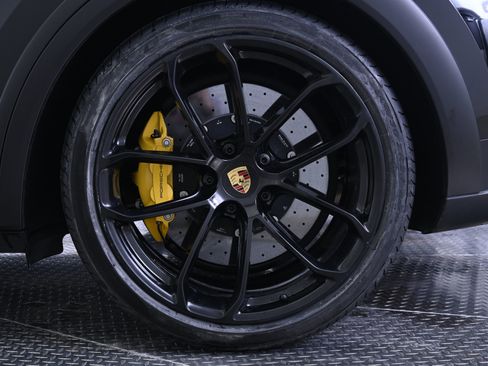 Used 2023 Porsche Cayenne Turbo GT image 12