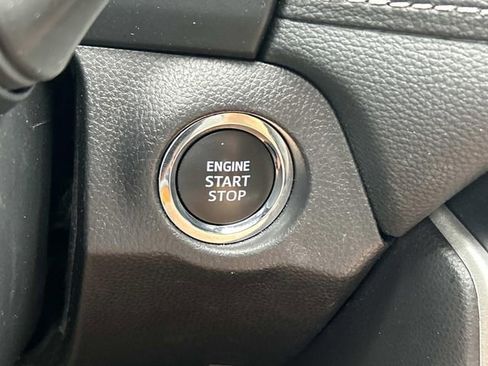 Used 2025 Toyota RAV4 XLE FWD image 25