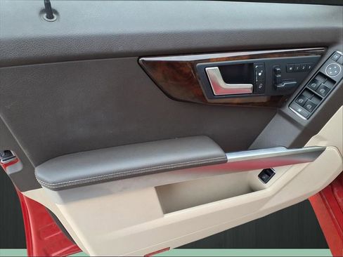 Used 2015 Mercedes-Benz GLK 350 2WD image 11