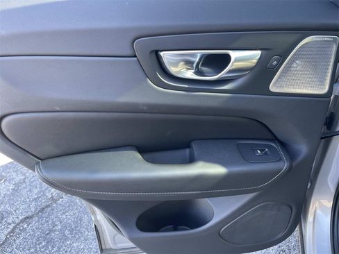 Used 2023 Volvo XC60 B5 Ultimate image 19