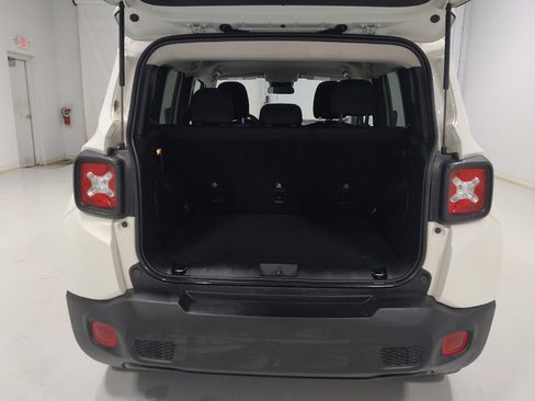 Used 2021 Jeep Renegade Latitude AWD/4WD image 29