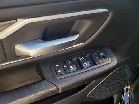 Used 2020 RAM 1500 Big Horn AWD/4WD image 18