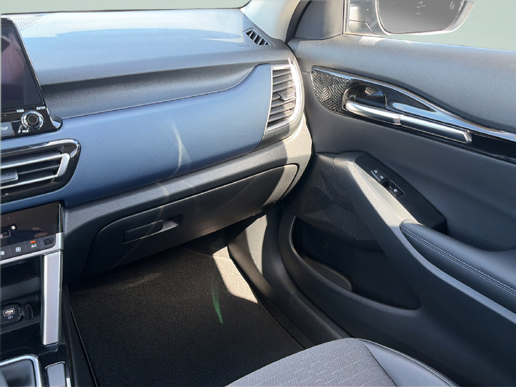 Used 2023 Kia Seltos S w/ Navigation Package FWD image 14