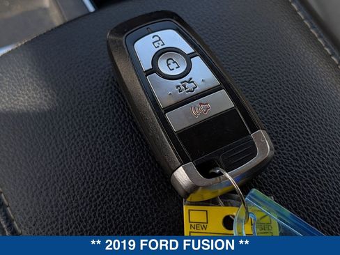 Used 2019 Ford Fusion SE w/ Equipment Group 151A image 30