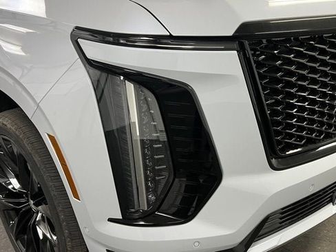 New 2026 Cadillac Escalade ESV Platinum Sport w/ LPO, ONYX Package AWD/4WD image 10