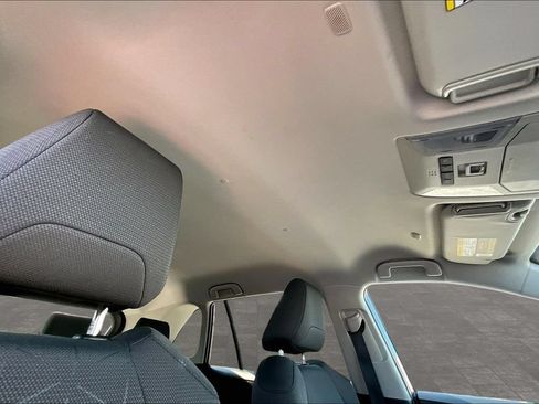 Used 2025 Toyota RAV4 XLE AWD/4WD image 11
