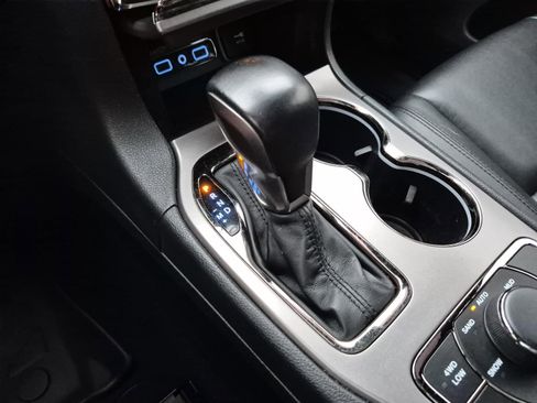 Used 2021 Jeep Grand Cherokee Limited w/ Sun & Sound Group AWD/4WD image 33