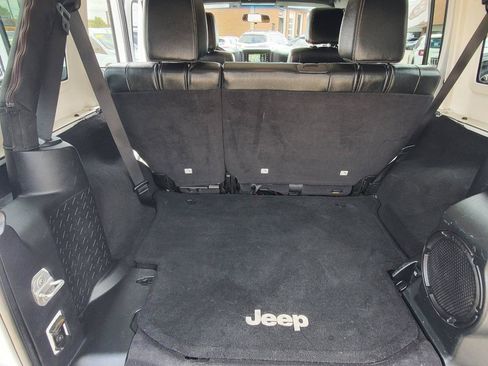 Used 2012 Jeep Wrangler Unlimited Sahara w/ Dual Top Group AWD/4WD image 18