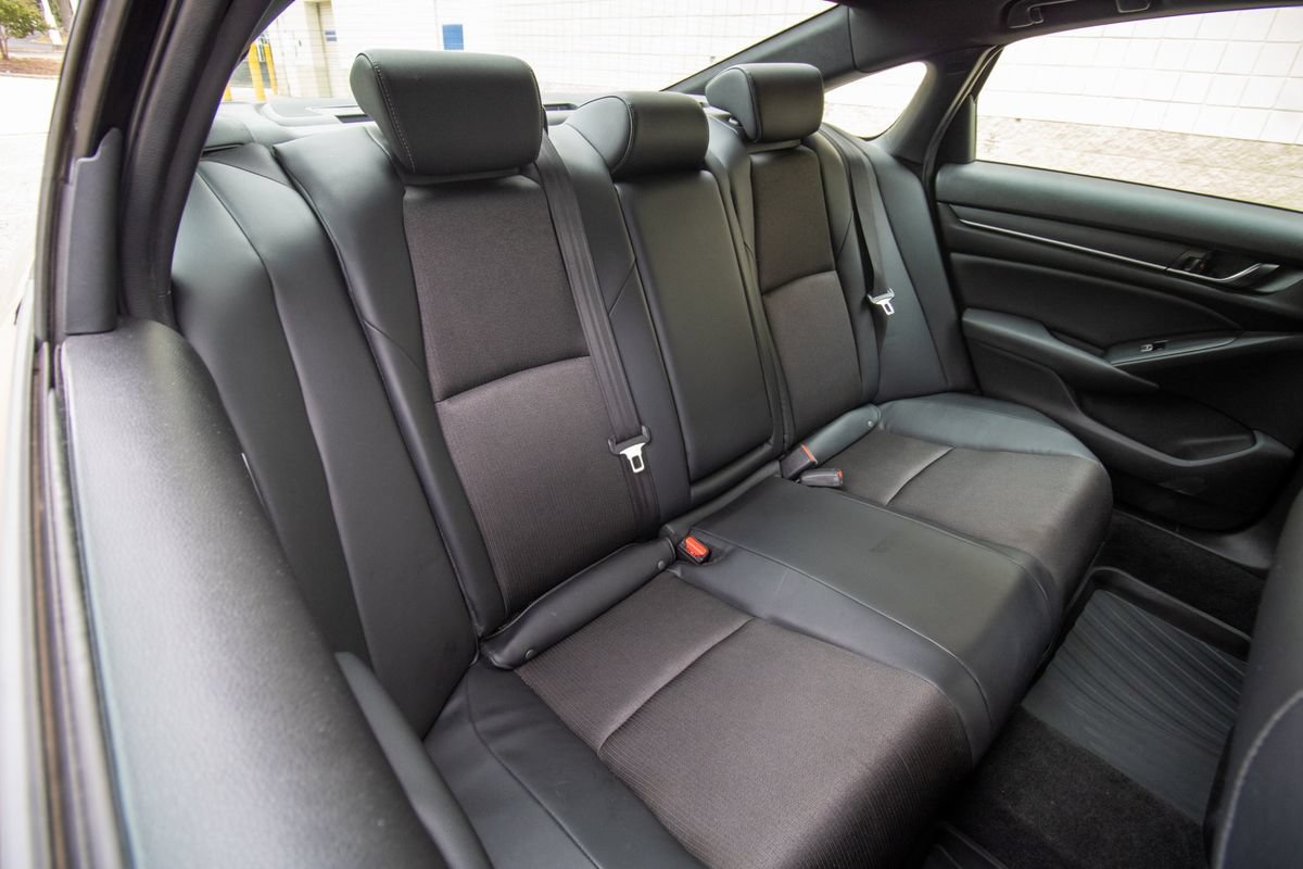 Used 2018 Honda Accord Sport image 18