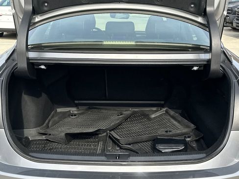 Used 2023 Toyota Crown Limited image 6