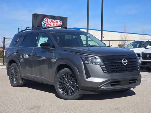 New 2026 Nissan Pathfinder SL w/ SL Premium Package AWD/4WD image 2