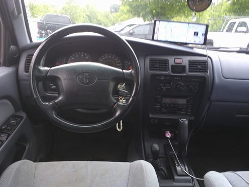 Used 2000 Toyota 4Runner SR5 AWD/4WD image 20