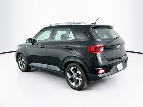 Used 2025 Hyundai Venue SEL FWD image 5