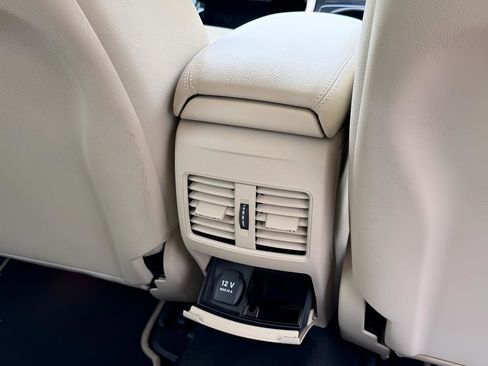 Used 2016 Mercedes-Benz GLA 250 image 30