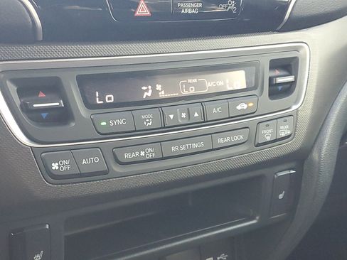 Used 2022 Honda Pilot TrailSport image 29