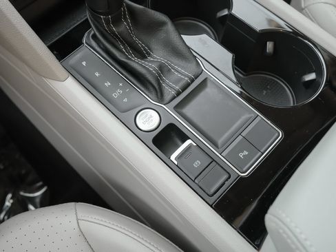 Used 2022 Volkswagen Atlas SE w/ Panoramic Sunroof Package FWD image 17