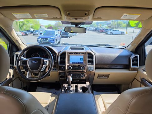 Used 2019 Ford F150 Lariat w/ Trailer Tow Package AWD/4WD image 15