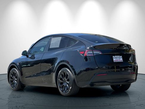 Used 2023 Tesla Model Y Long Range AWD/4WD image 6