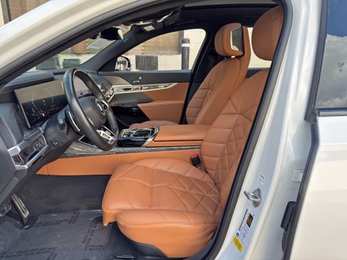 Used 2023 BMW 740i w/ Parking Assistance Package RWD image 17