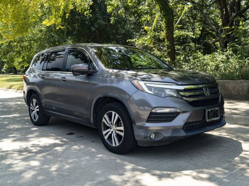 Used 2017 Honda Pilot EX-L image 2