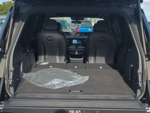 New 2025 Lincoln Navigator L Reserve w/ Jet Appearance Package AWD/4WD image 13