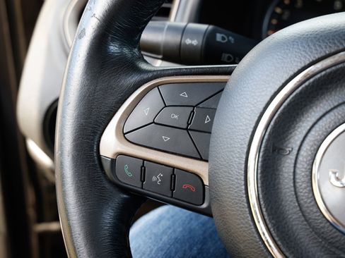 Used 2016 Jeep Renegade Latitude image 23