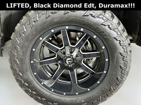 Used 2023 GMC Sierra 3500 Denali w/ Denali Black Diamond Edition image 11