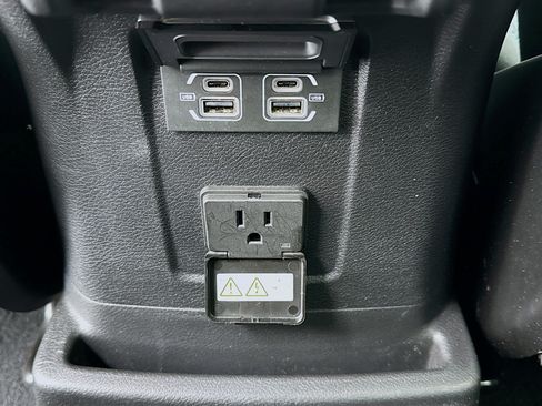 Used 2022 Jeep Wrangler Unlimited Rubicon 4xe AWD/4WD image 16