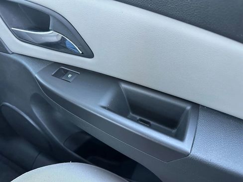 Used 2016 Chevrolet Cruze LT image 39