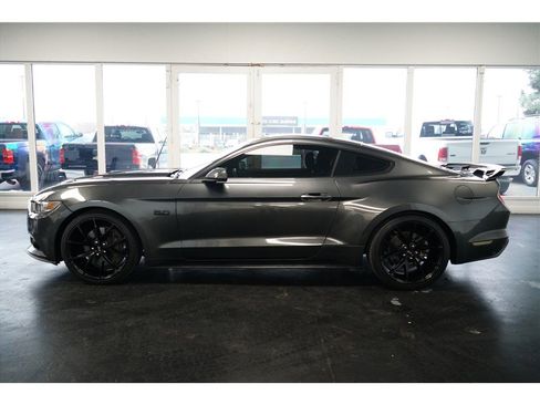 Used 2017 Ford Mustang GT image 4