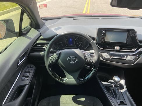 Used 2018 Toyota C-HR XLE image 18