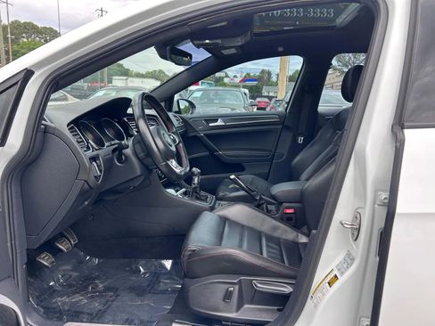 Used 2019 Volkswagen Golf 4-Door FWD image 12