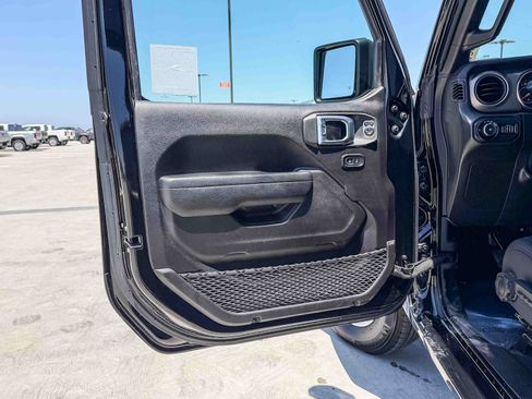 Used 2022 Jeep Wrangler Unlimited Sport AWD/4WD image 21