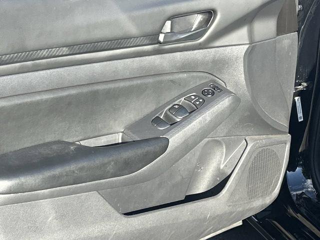 Used 2024 Nissan Altima 2.5 S FWD image 16