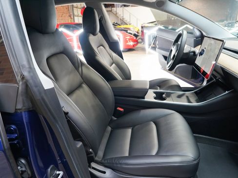 Used 2020 Tesla Model 3 Standard Range Plus RWD image 48