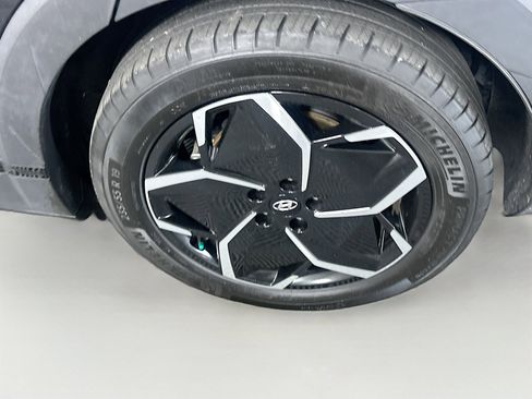 Used 2024 Hyundai Ioniq 5 SE RWD image 11