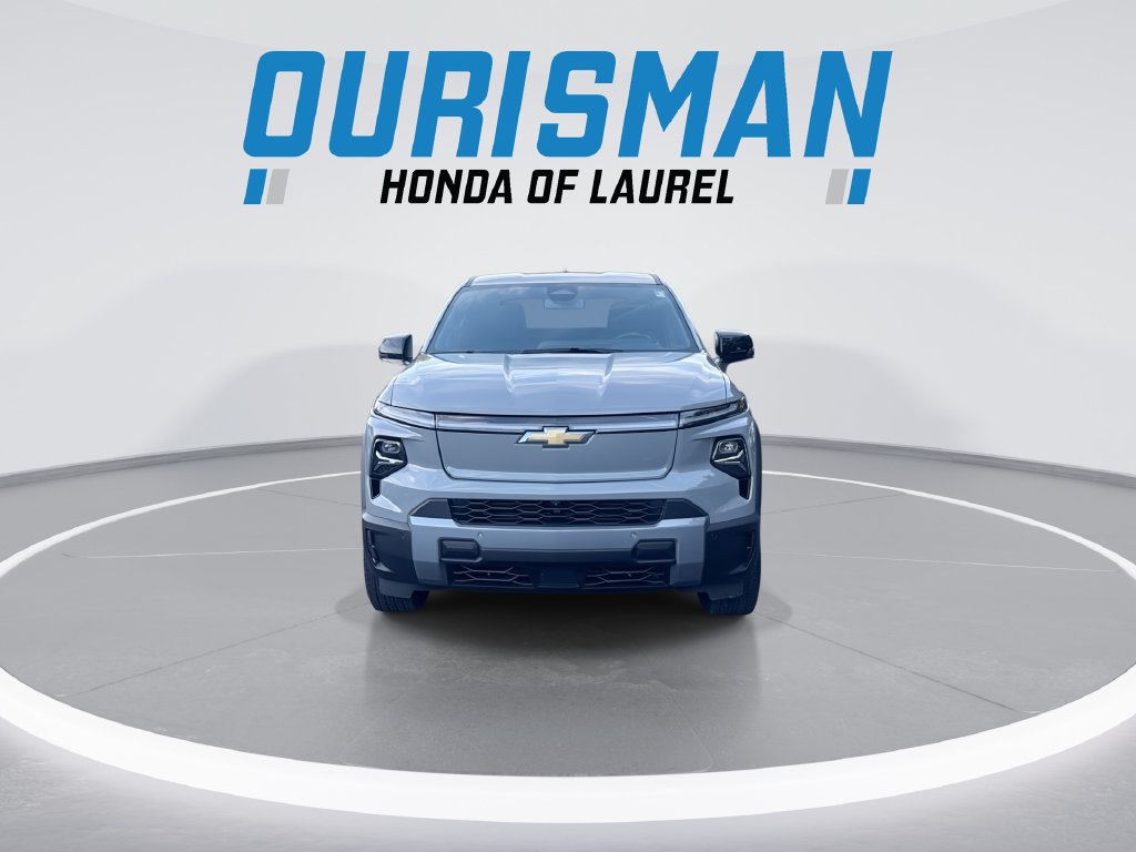 Used 2026 Chevrolet Silverado EV LT AWD/4WD image 3