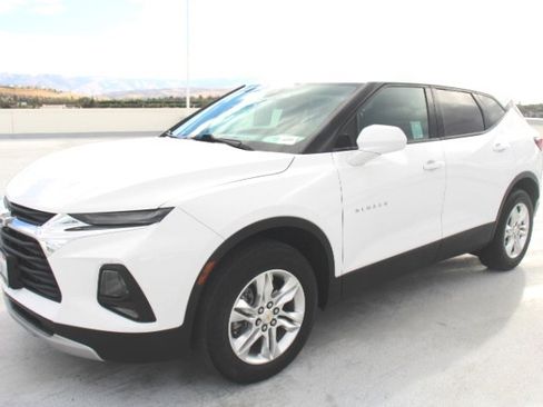 Used 2022 Chevrolet Blazer LT w/ LPO, Black Accent Package image 6