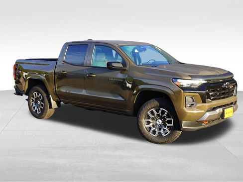 Certified 2023 Chevrolet Colorado Z71 w/ Z71 Convenience Package 2 AWD/4WD image 2