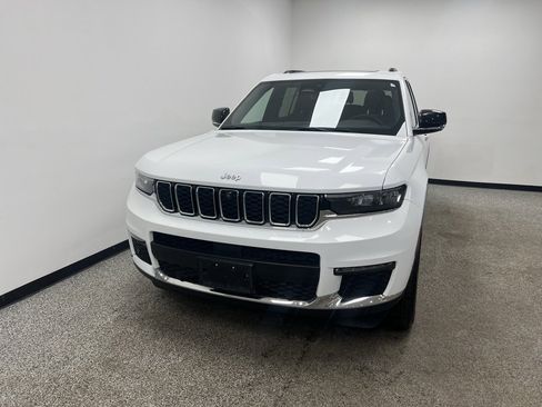 Used 2024 Jeep Grand Cherokee L Limited w/ Luxury Tech Group II image 3