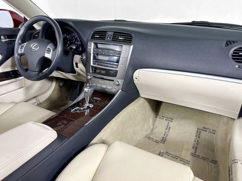 Used 2013 Lexus IS 250C image 32