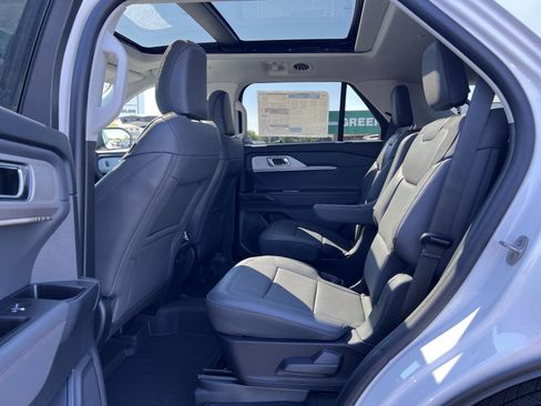 New 2025 Ford Explorer Active w/ Active Comfort Package image 40